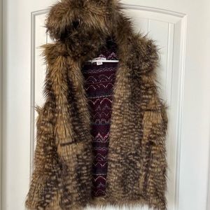 Mission Faux fur Vest with hood